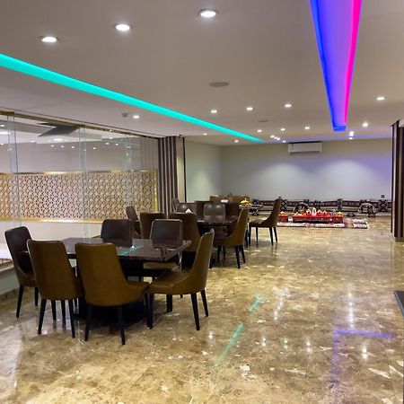 Landmark Hotel Suites Tabuk Ngoại thất bức ảnh